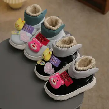 Детски Домашни Памучни чехли Аниме Рисунка Ягодово Мечка Изолирани от Външната Памучна Обувки Kawaii Boy Girl Bread Ботуши, обувки, Подаръци за момичета